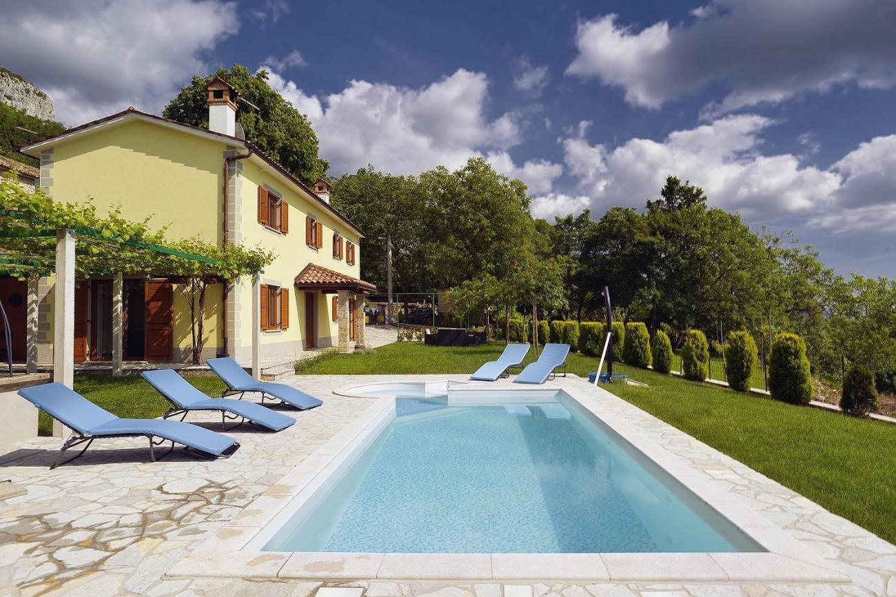Villa Bella Lupoglav エクステリア 写真