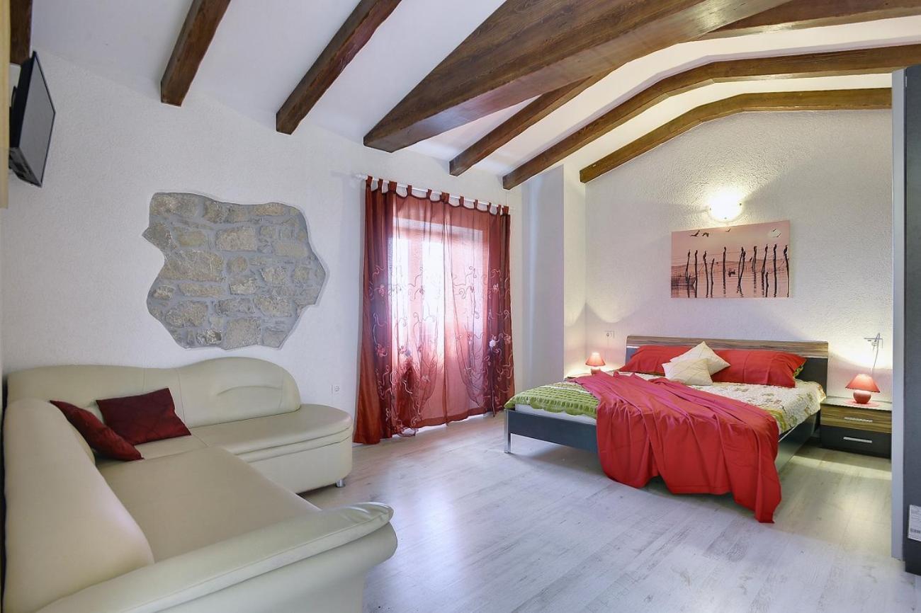 Villa Bella Lupoglav エクステリア 写真