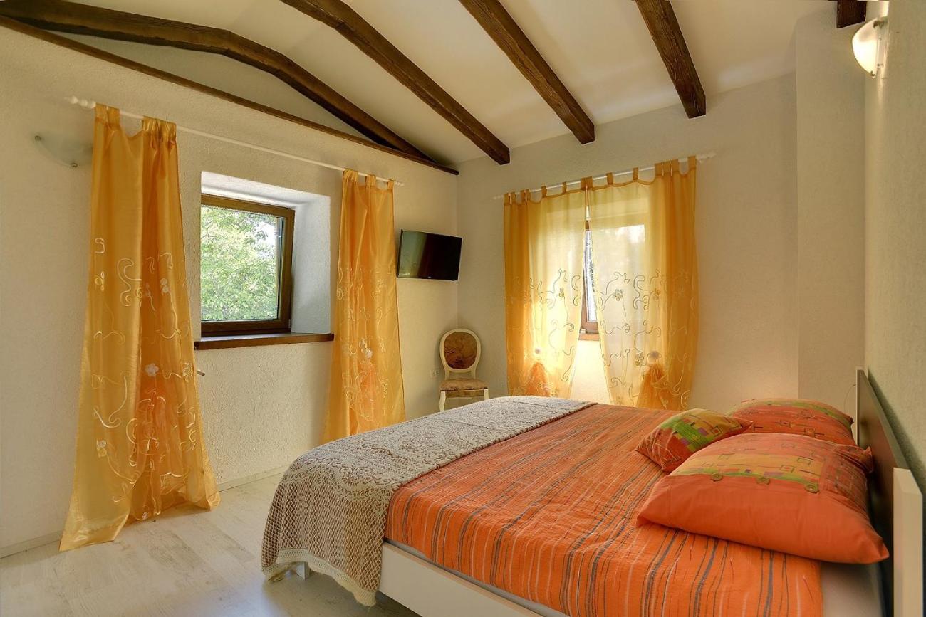 Villa Bella Lupoglav エクステリア 写真