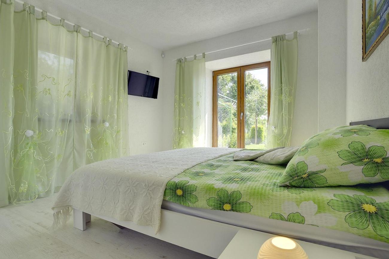 Villa Bella Lupoglav エクステリア 写真