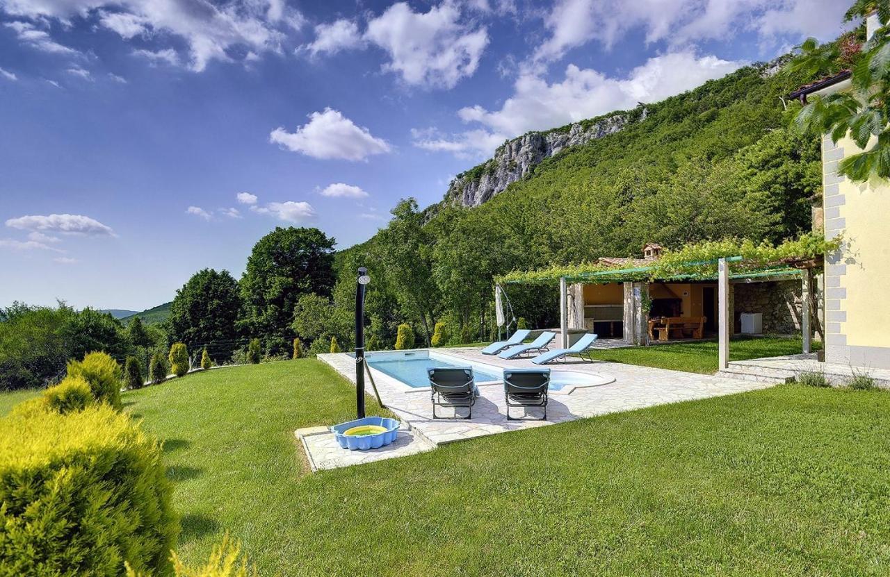 Villa Bella Lupoglav エクステリア 写真